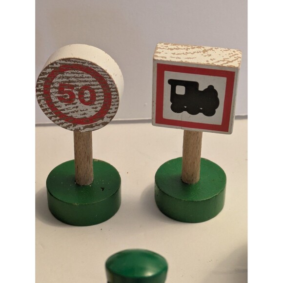 Brio Thomas Train Accessories Lot Figures Signs Vintage 90s Lot PLAYED - Picture 10 of 11